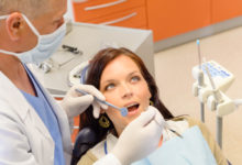 Photo of tand kirurg med stor erfaring og ekspertise